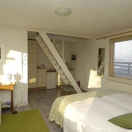 Bed & Breakfast De Zonnehoed 2*